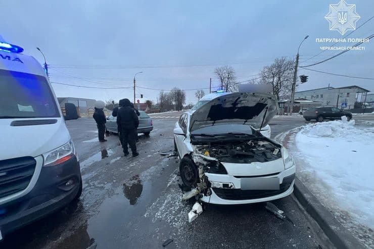 ДТП в Черкасах: зіткнулися Skoda та Renault