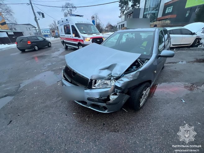 ДТП в Черкасах: зіткнулися Skoda та Renault