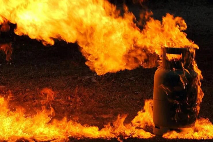 Вибух газового балона в Черкасах призвів до пожежі в гаражі