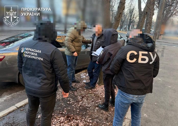 В Черкасах затримали організатора фіктивних шлюбів для незаконного виїзду за кордон