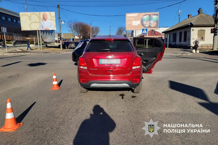 В Черкасах 37-річна водійка автомобіля збила на пішохідному переході двох дітей