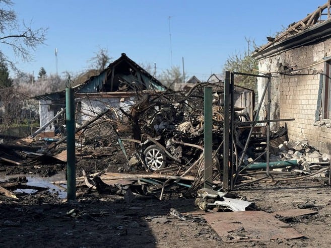 Наслідки обстрілу Черкас сьогодні вночі: місто атакували “Шахеди”, є поранені, багато руйнувань