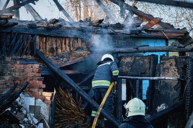 Наслідки обстрілу Черкас сьогодні вночі: місто атакували “Шахеди”, є поранені, багато руйнувань