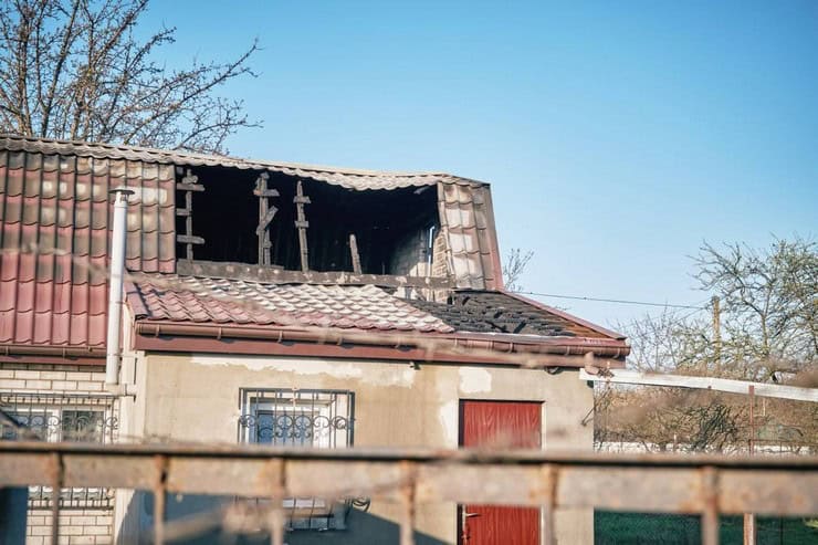 Наслідки обстрілу Черкас сьогодні вночі: місто атакували “Шахеди”, є поранені, багато руйнувань