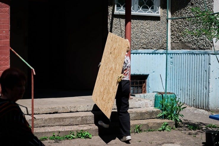 Обстріл Черкас сьогодні вночі: “Шахед” влучив в багатоповерхівку, постраждали 11 людей, серед них діти