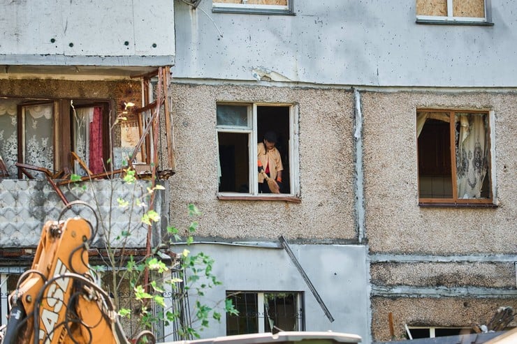 Обстріл Черкас сьогодні вночі: “Шахед” влучив в багатоповерхівку, постраждали 11 людей, серед них діти