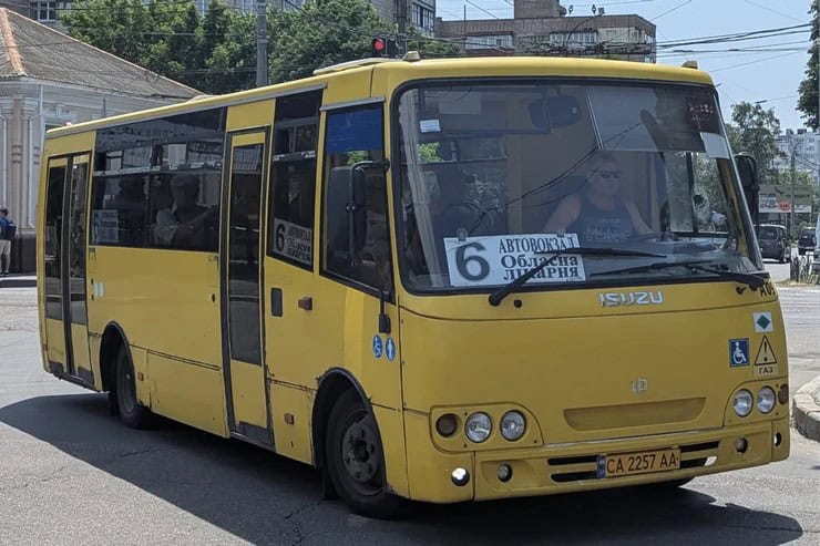 В Черкасах вартість проїзду в маршрутках зросла до 25 гривень, на черзі — тролейбуси